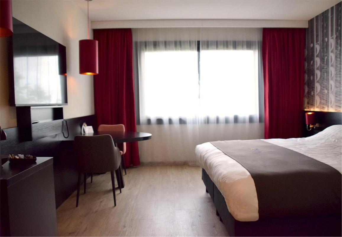 Bastion Hotel Tilburg Bagian luar foto