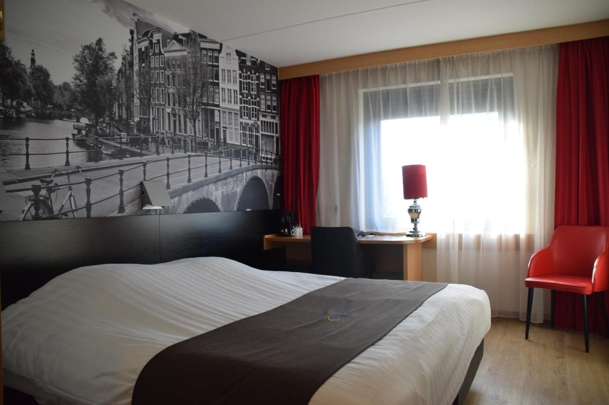 Bastion Hotel Tilburg Bagian luar foto